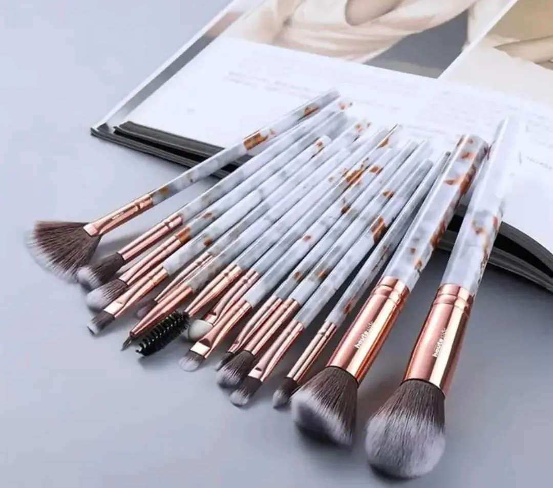 15 Peice Luxury Brushes   Case Sets- 4 Styles