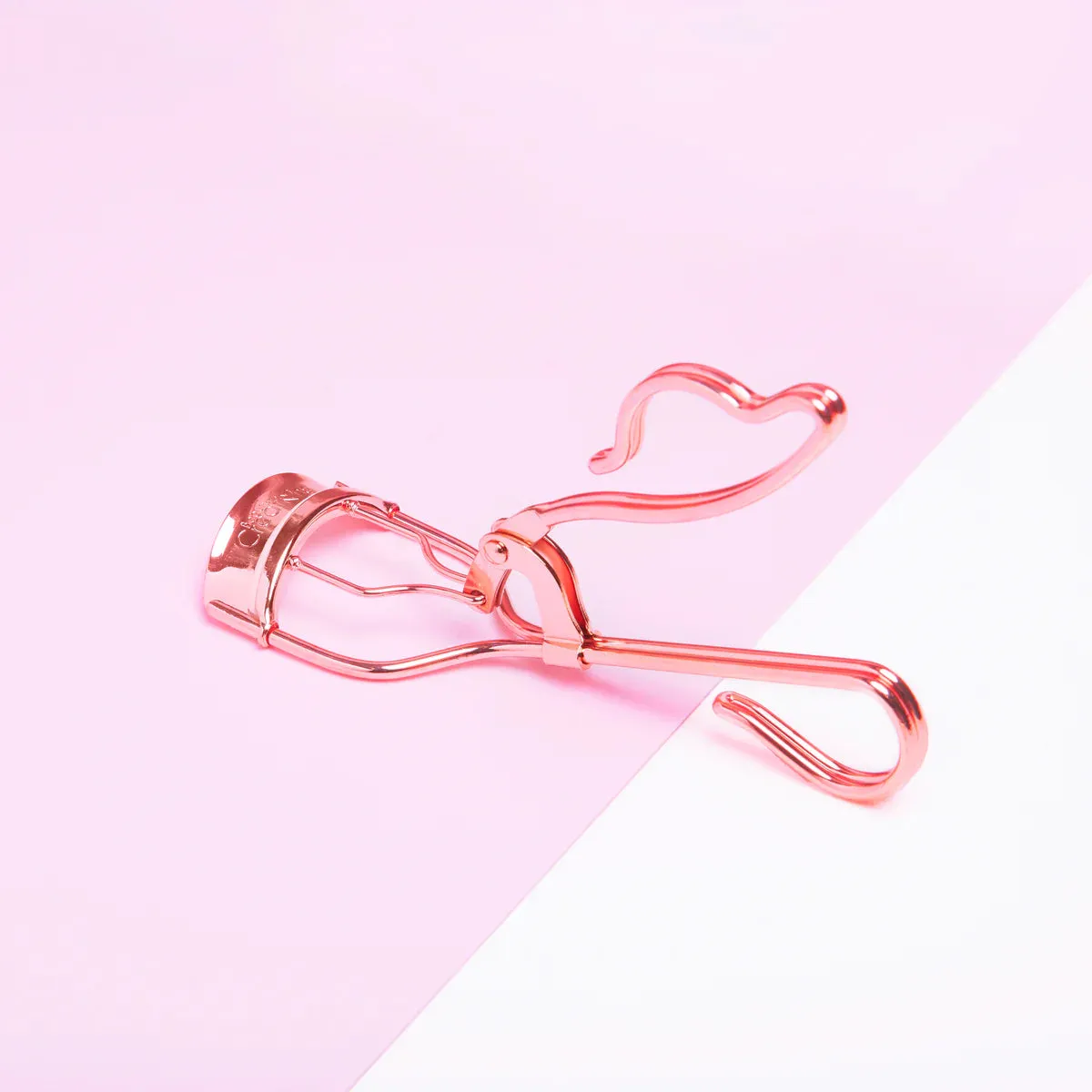 BEAUTY CREATIONS EYELASH CURLER اداة تجعيد الرموش