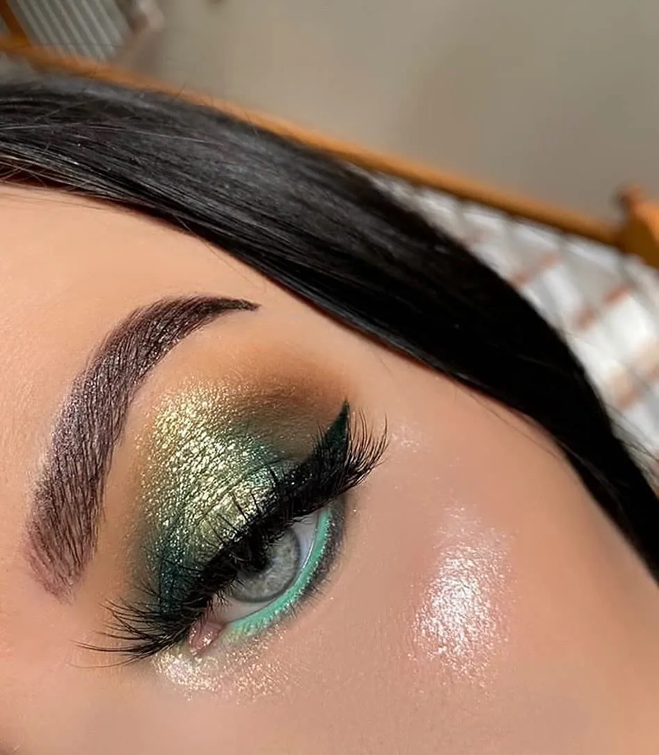 bellapierre Emerald City Eyeshadow Makeup Palette | 35 Color Shades in a Range of Matte, Satin, Shimmer, and Foil Finishes | Non-Toxic and Paraben Free | Vegan and Cruelty Free