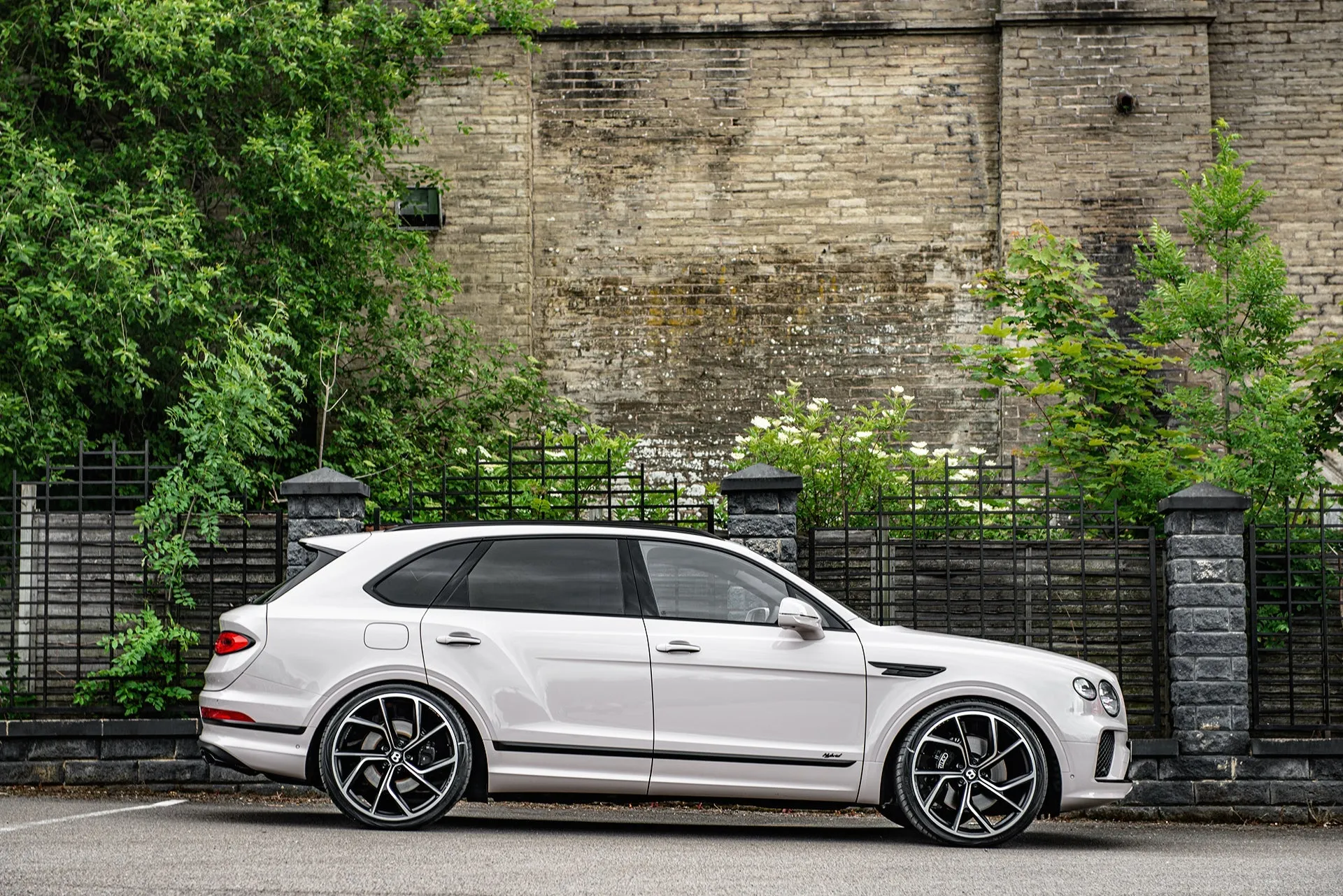Bentley Bentayga Grey Exterior with Type 56 Wheels Luxury Upgrade