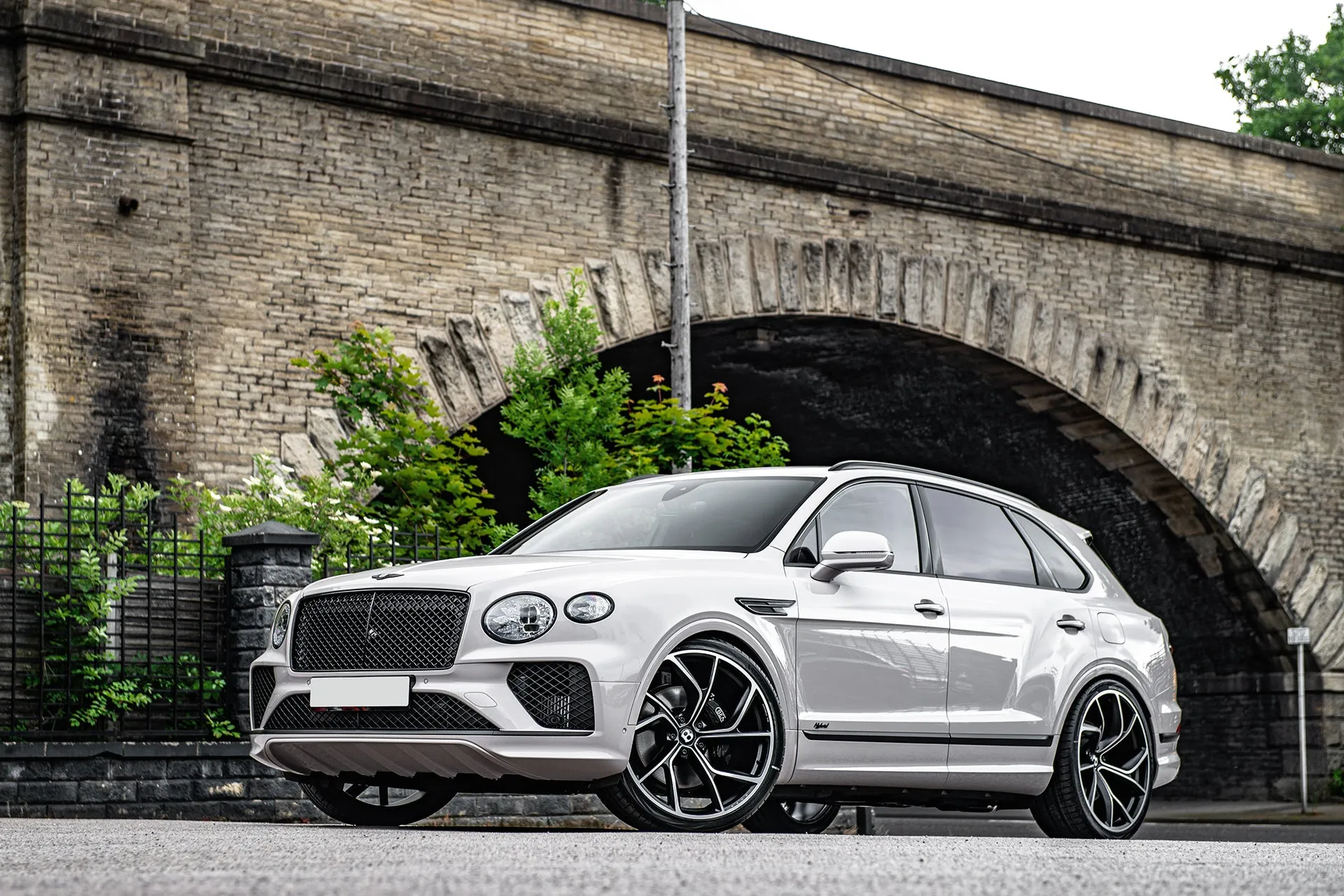 Bentley Bentayga Grey Exterior with Type 56 Wheels Luxury Upgrade