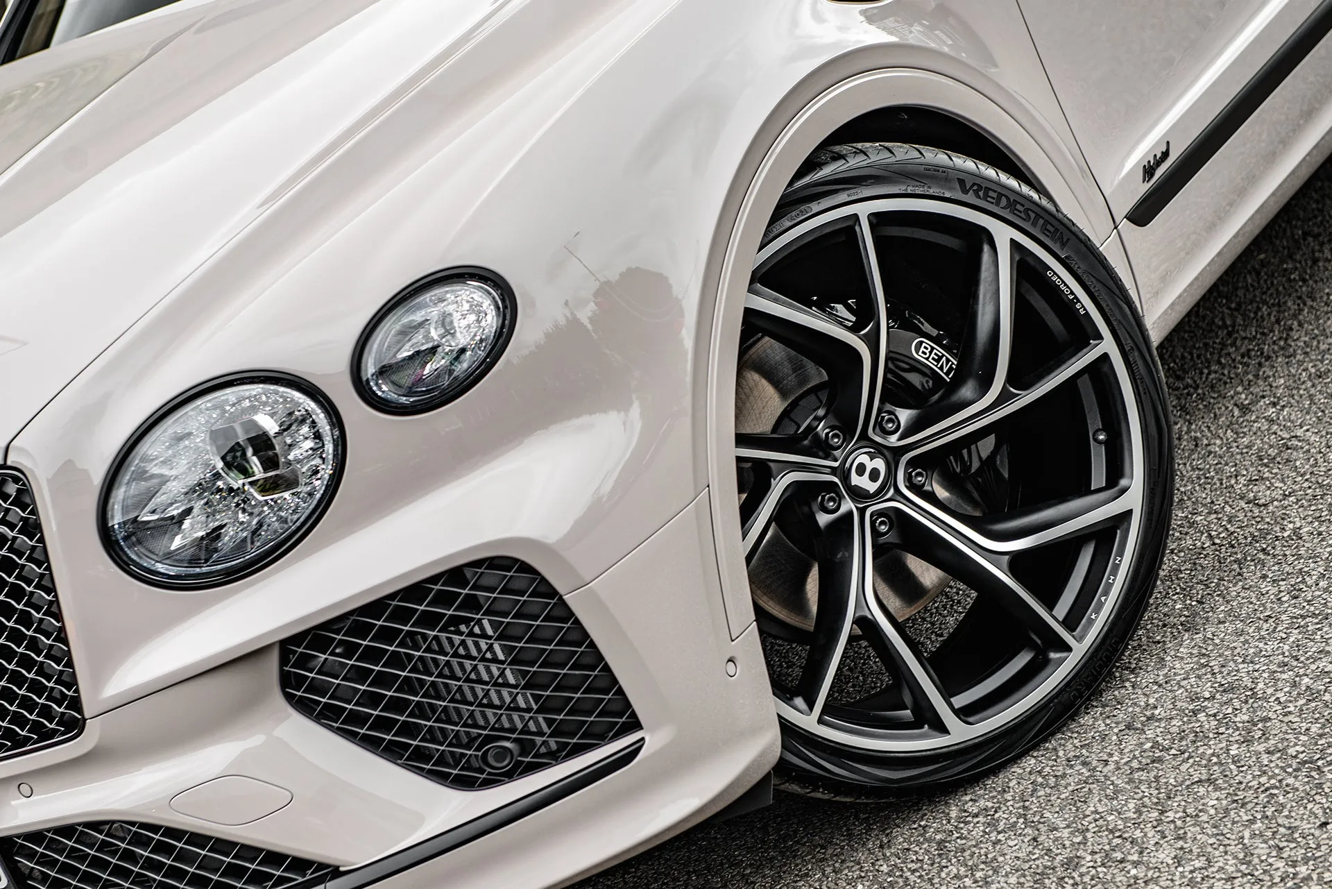 Bentley Bentayga Grey Exterior with Type 56 Wheels Luxury Upgrade