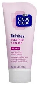 Clean & Clear Finishes Mattifying Cleanser Oil-Free 141 g