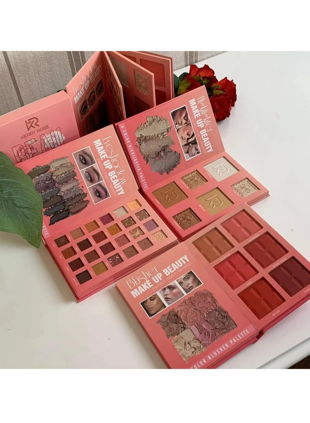 Kerry Rose Makup Kit 24 Eyeshadow & 6 Highlighter & 6 Blusher
