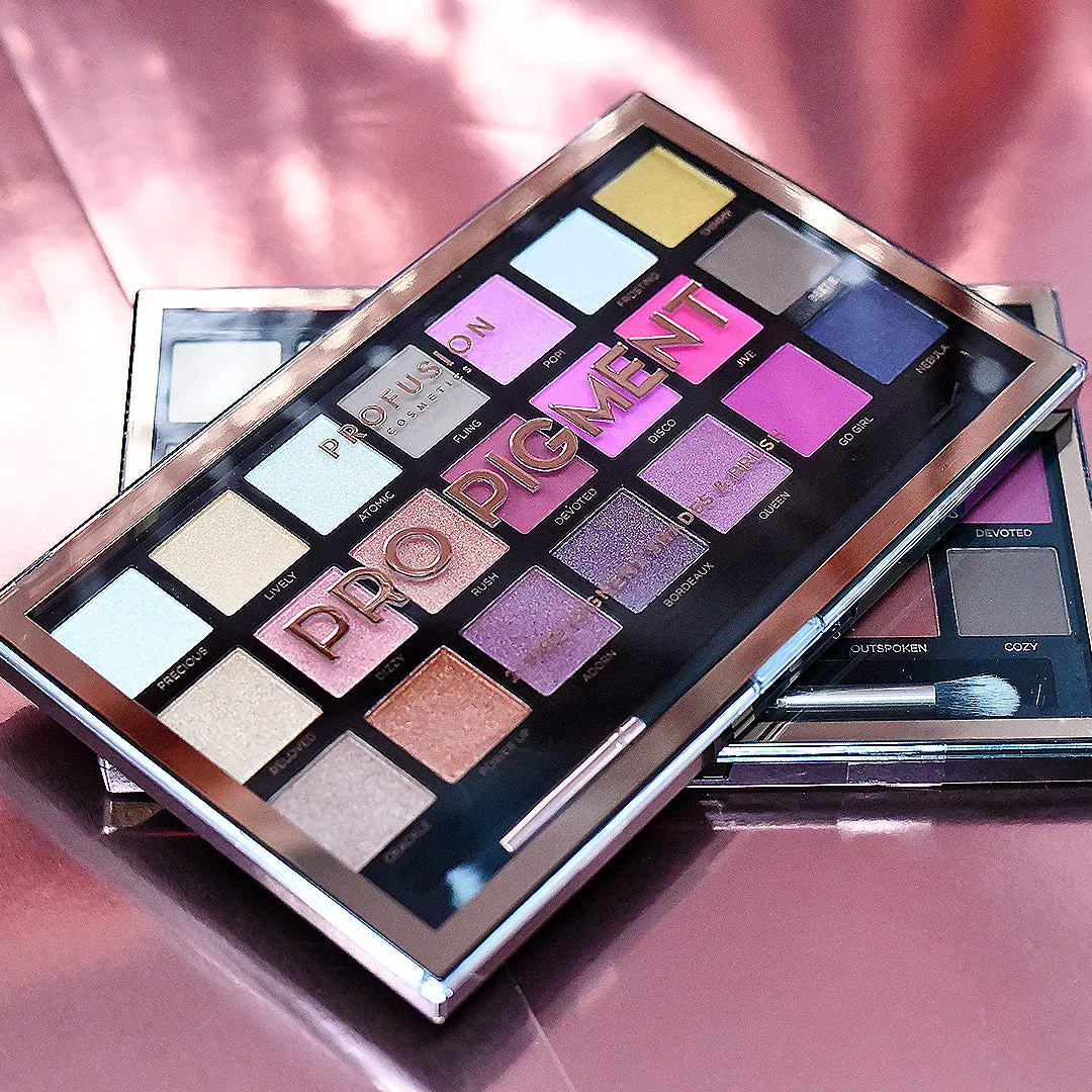 PRO PIGMENT | 21 SHADE EYESHADOW PALETTE & BRUSH