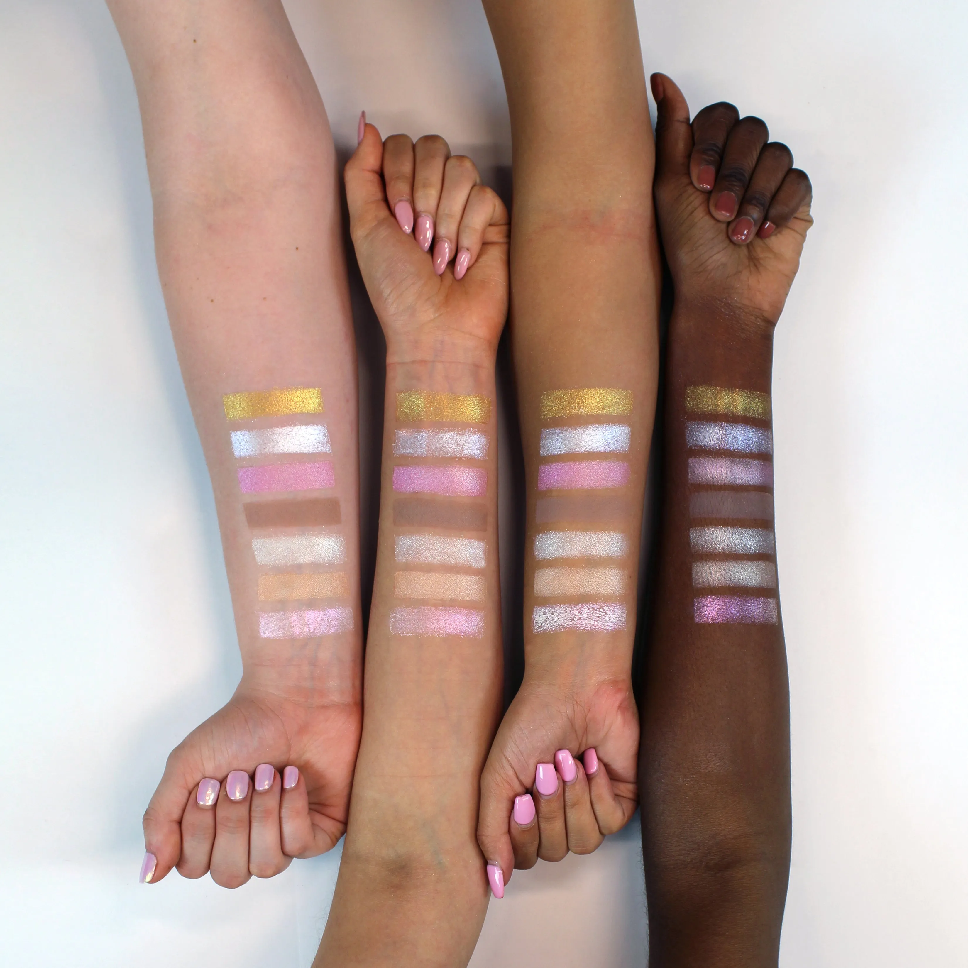PRO PIGMENT | 21 SHADE EYESHADOW PALETTE & BRUSH