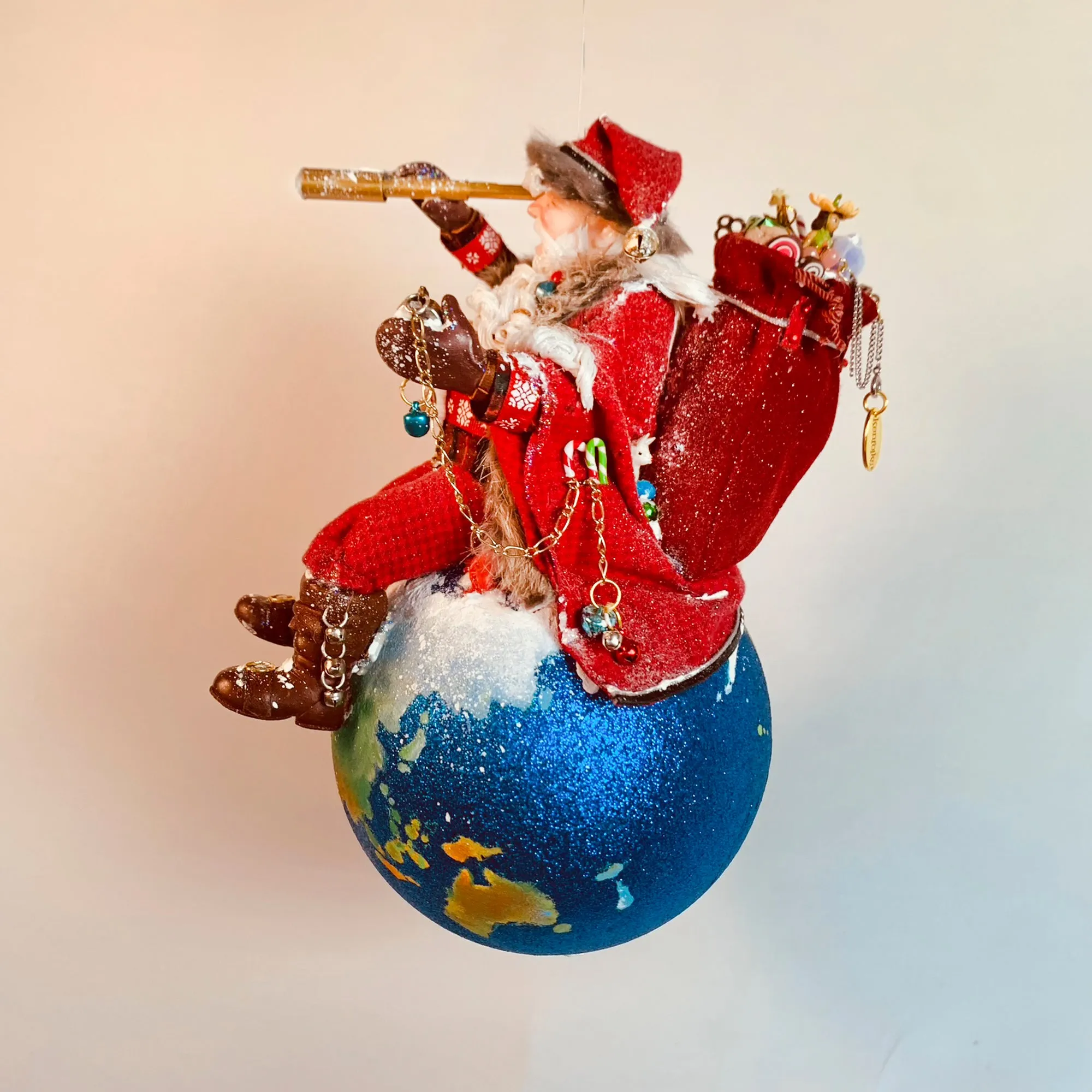 Santa on top of the world on Christmas Eve - Christmas Decoration - Looking through the spyglass - Collect Santa's by Kenfolks