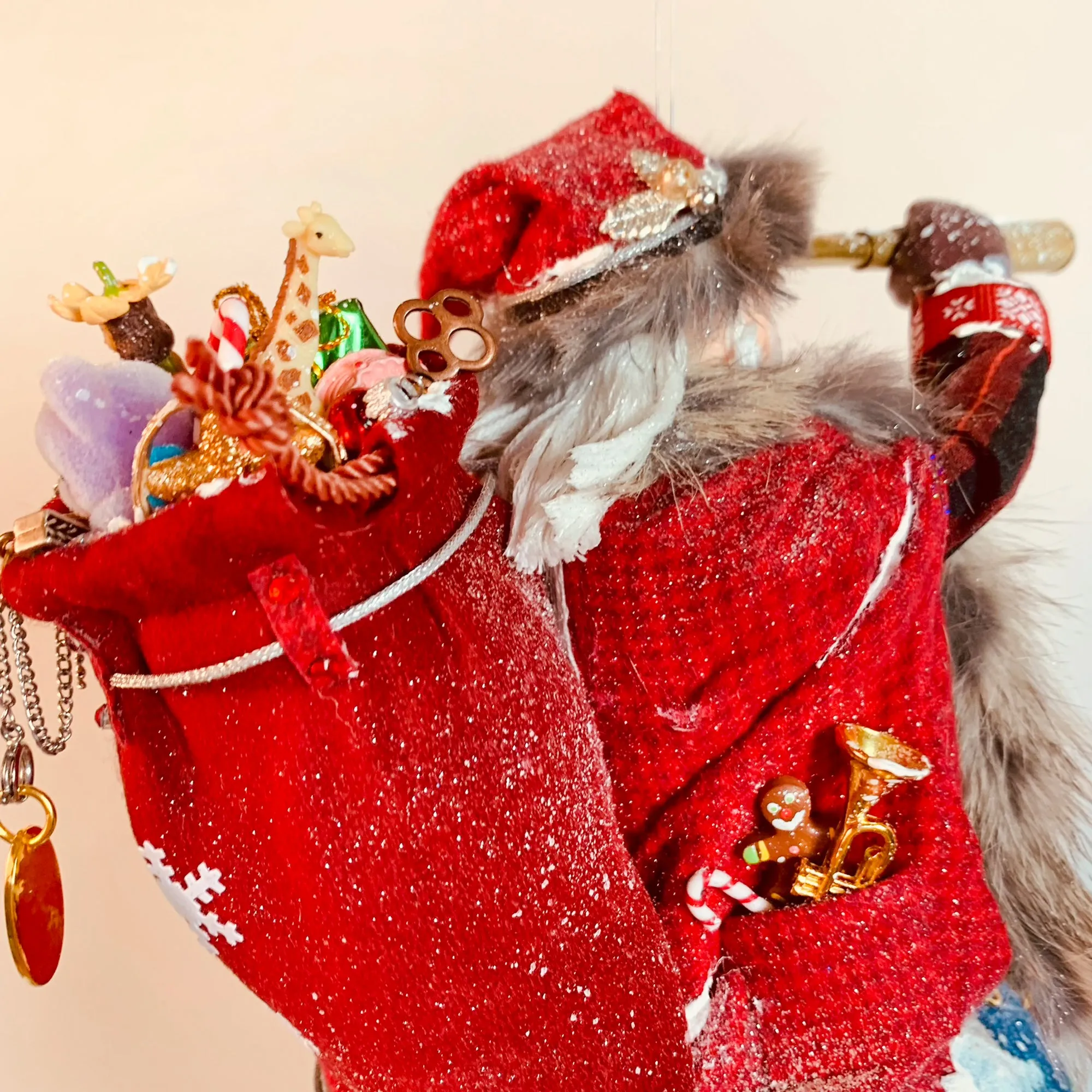 Santa on top of the world on Christmas Eve - Christmas Decoration - Looking through the spyglass - Collect Santa's by Kenfolks