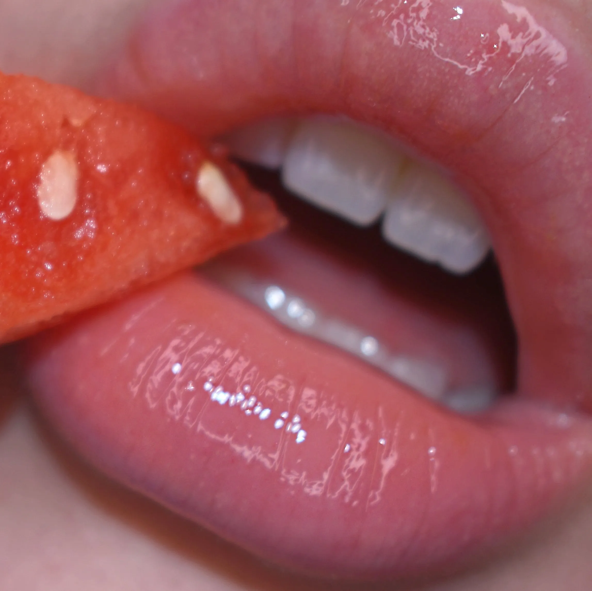 Watermelon Juicy Lip Gloss   Vitamin E